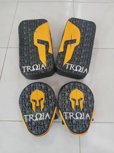 KIT PROFIGHT - APARADOR DE CHUTE E MANOPLA DE SOCO