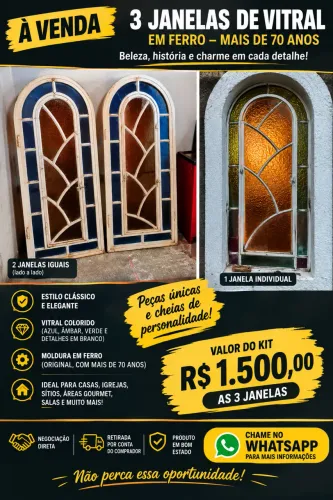 Janelas antigas de ferro com vitral