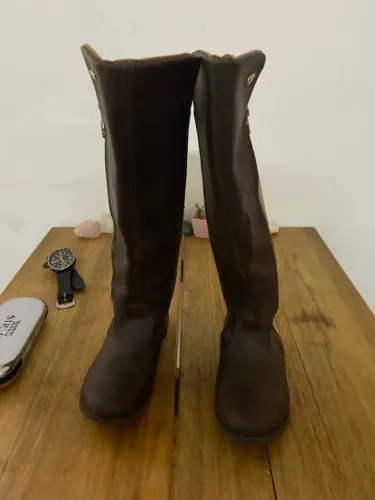 Bota Feminina de Cano Longo Marrom - Usada em Bom Estado