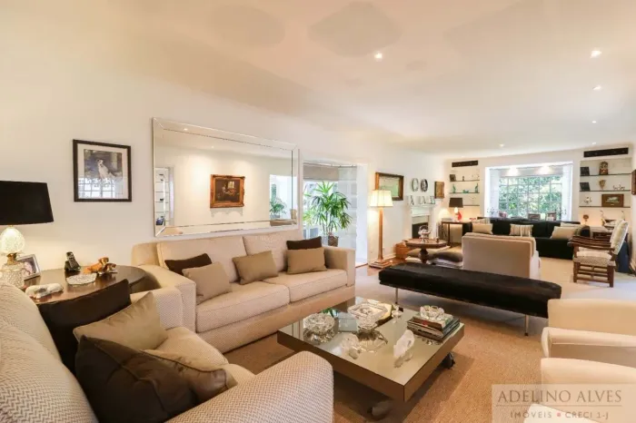 Casa a venda no Jardim Guedala , 4 dormitórios e 600 m²
