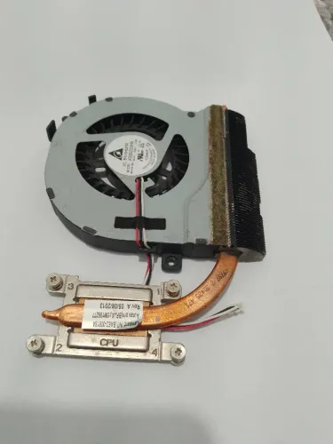 Peças soltas - notebook Samsung Np275e4e (placa não funciona - retirar peças)