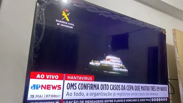 Televisão 65 polegadas completa marca TCL no plástico 