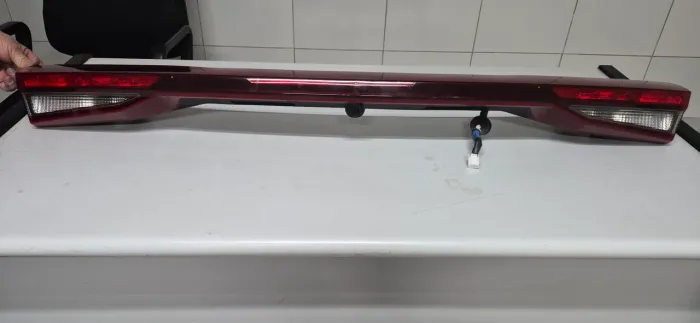Lanterna Tampa Traseira Hb20s 23 ao 26, com câmera de ré Original