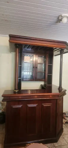 Bar de madeira