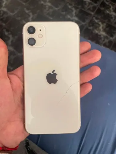 iPhone 11 quero 750$