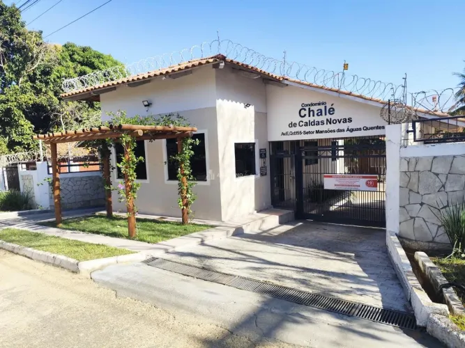 Caldas Novas | 800m² | 3 Lotes com 2 Casas + Ofurô e Área de Lazer Completa