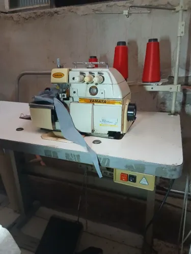 Vendo máquina overlok Indústrial yamata