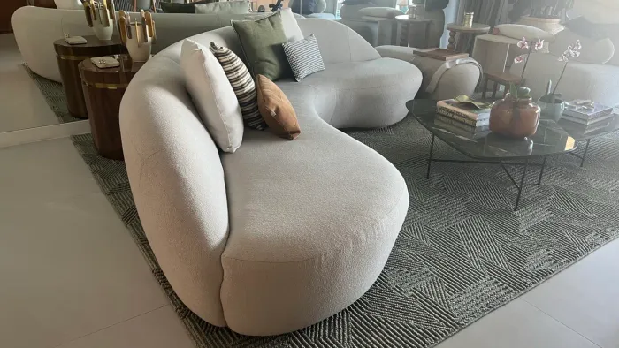 Sofá 3,45 m orgânico novinho Bellarte