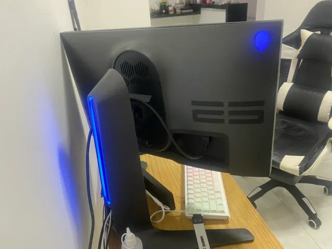 Monitor Alienware 240hz