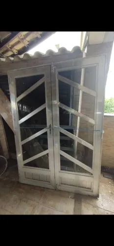 Porta de alumínio 1,50 largura x 2,10 altura