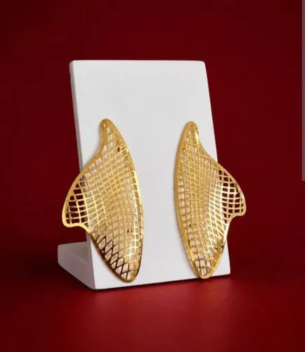 Brinco Leve Vazado Banhado a Ouro 18k