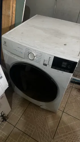 MÁQUINA DE LAVAR Lavadora e Secadora Electrolux 11kg Lava e 7kg Seca - Inverter