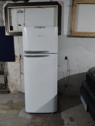 Geladeira Electrolux Frost Free 