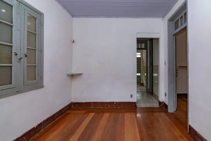 Casa à Venda - Bonfim, 5 Quartos, 132 m2