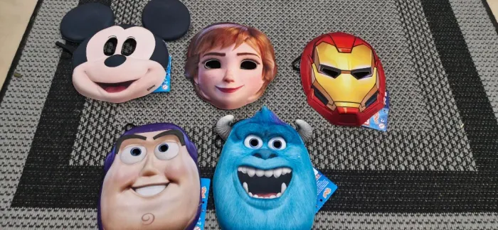 Mascaras diversas Buzz Mickey Homem de Ferro Frozen Sullivan NOVAS