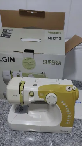 Máquina de Costura Elgin Supéria - 220v NOVA