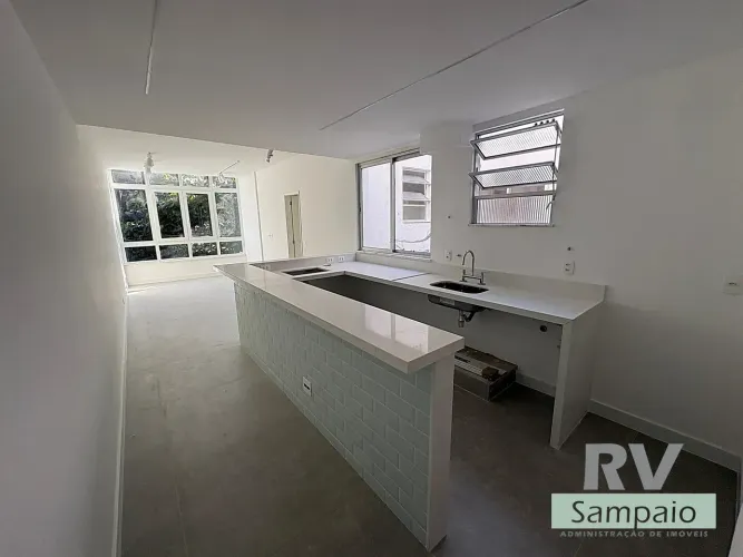 Imóvel para alugar de 80m² com Sala, 2 quartos e vaga no Arpoador - Rio de Janeiro