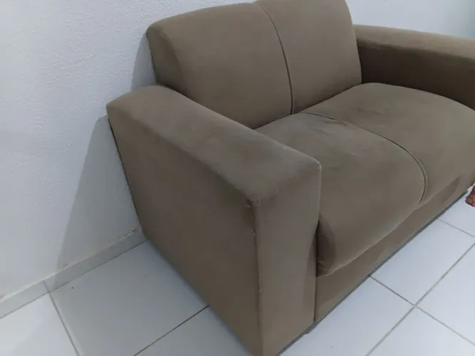 Sofá 2 lugares conservado 