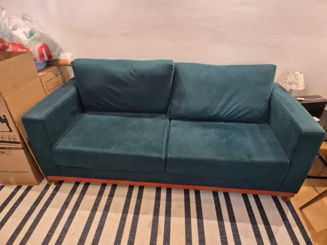 Sofá 3 lugares verde-petróleo 2,00 m - R$ 750