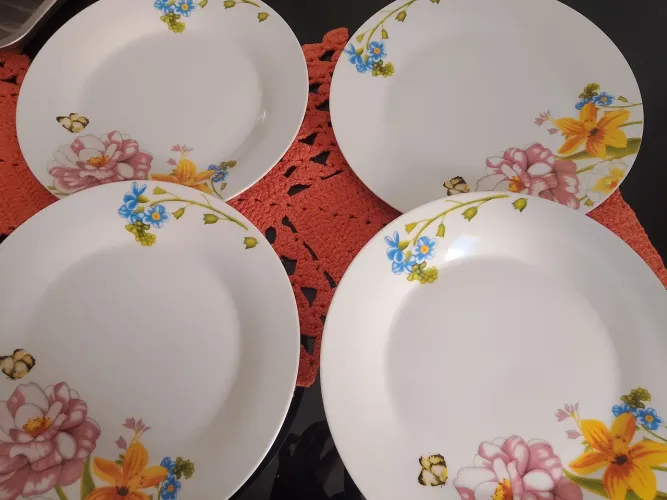 Pratos de Porcelana
