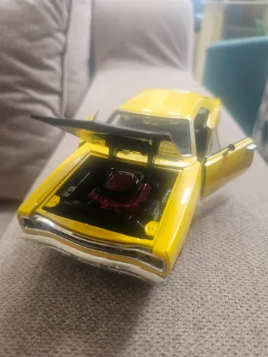 Carrinho de metal