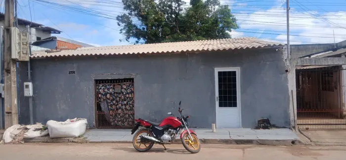 Vendo uma casa
