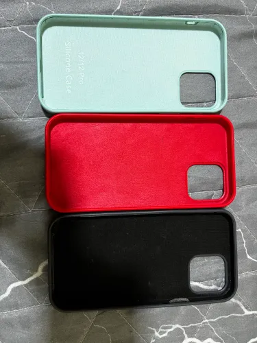 Capas de Iphone 12 - 3 peças (vermelho, cinza e ciano)