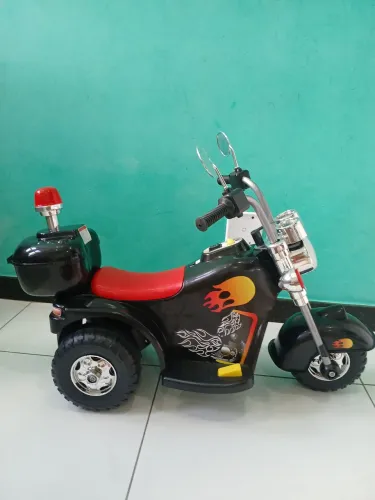 Vendo moto elétrica infantil nova !