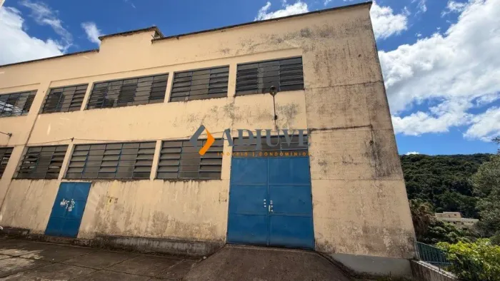 Amplo prédio comercial na Mosela