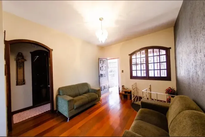 Casa à Venda - Dom Bosco, 6 Quartos, 314 m2