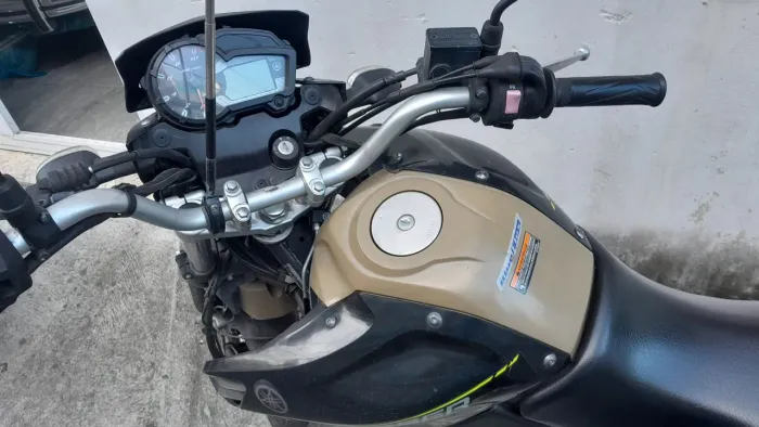 Vendo moto seminova, segundo dono.
