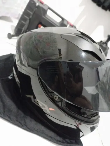 Kit Capacete ASX Preto Brilhoso TAM 62,duas viseiras, capa de proteção 