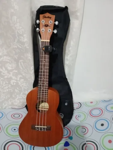 Ukulele Shelby