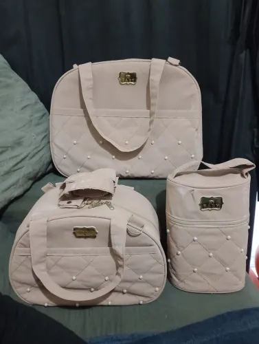 Kit bolsa maternidade e uma bolsa de passeio 