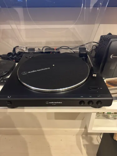 Toca Discos Vinil Audio Technica At-lp60x Automático Cor Preto