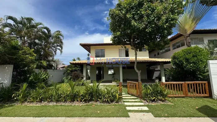 Alto Padrão em Condomínio Fechado  Casa com 4 Suítes para Venda ou Locação