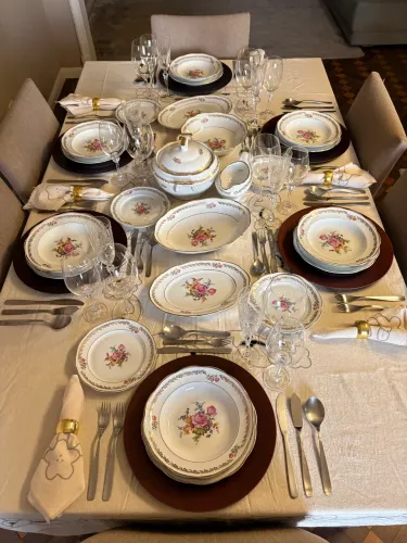 Vendo aparelho de jantar em porcelana