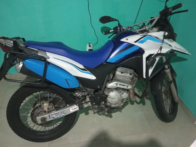 Vendo XRE 300 ano 2012 ,vendo , troco por terreno ou casa
