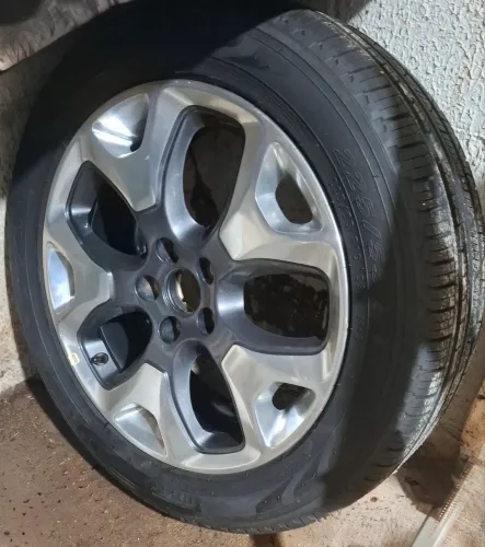 Roda+ pneu novo aro 18 Jeep compass