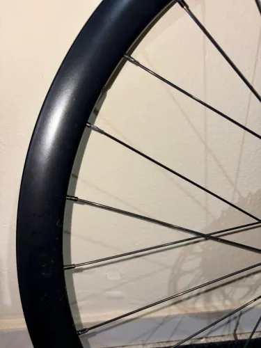 Roda traseira + Cubo dianteiro (Koozer xm 490 pro)