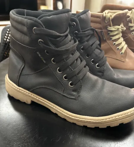 Bota marrom e preta 37