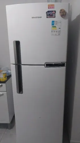 Geladeira semi nova 
