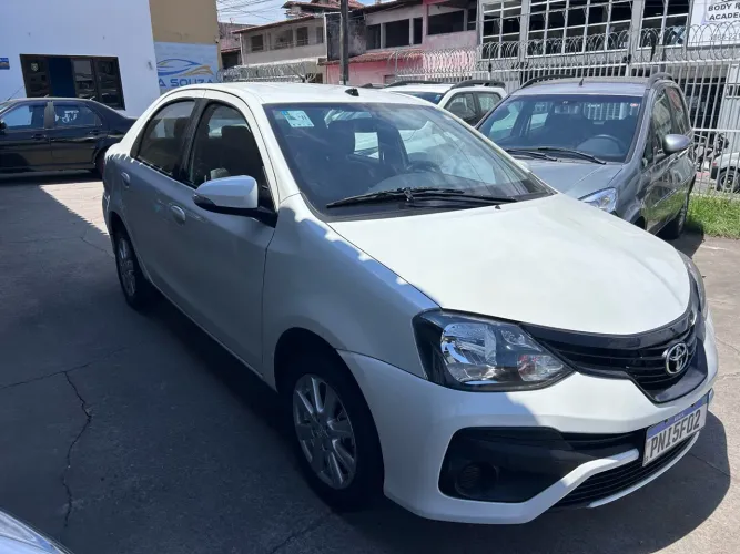 Toyota Etios X Plus Sedan 1.5 Flex 16V 4P Mec. 2020