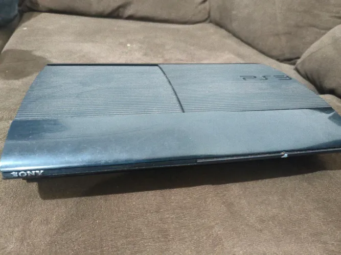 PS3 SEMI-NOVO COM VARIOS JOGOS JA INSTALADOS!!!