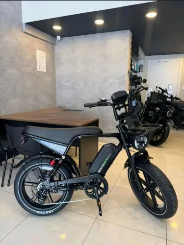 ? Bike Elétrica V8 - Potência, Economia e Estilo!