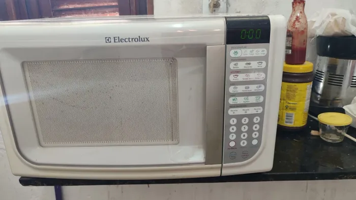 Vendo microondas Electrolux 30 litros