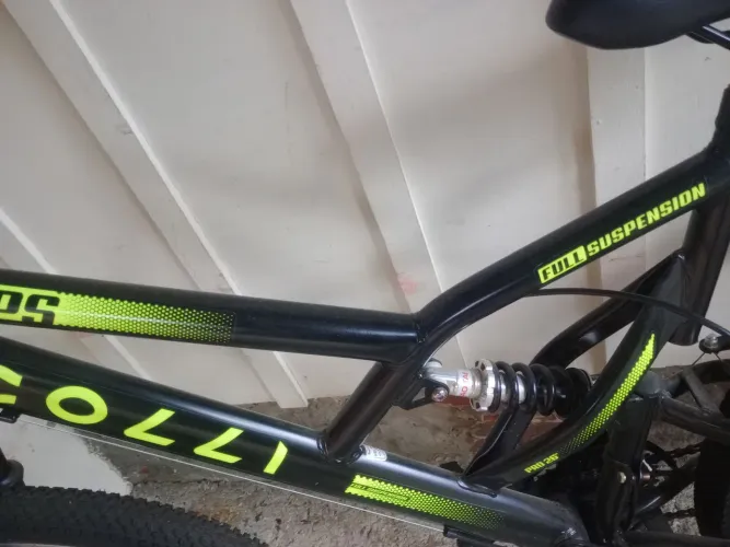 Vende se 2 bicicletas novas