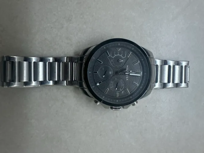 Vendo este lindo relógio R$800