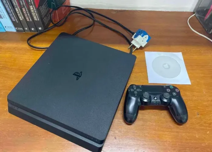 ps4 Slim 1TB ( com dvd para desbloquear caso queira)
