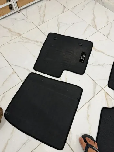 Tapetes Originais BYD Dolphin GS em Borracha Kit 3 Peças